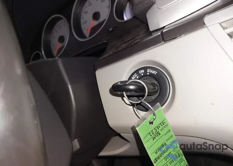 2010 Volkswagen Routan Se z USA, uszkodzony, nr VIN 2V4RW3D16AR424502